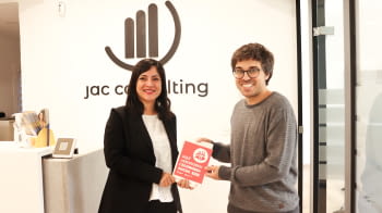 Ponent Coopera entrega el segell "Aquí assessorem l’Economia Social" a dotze gestories de Ponent