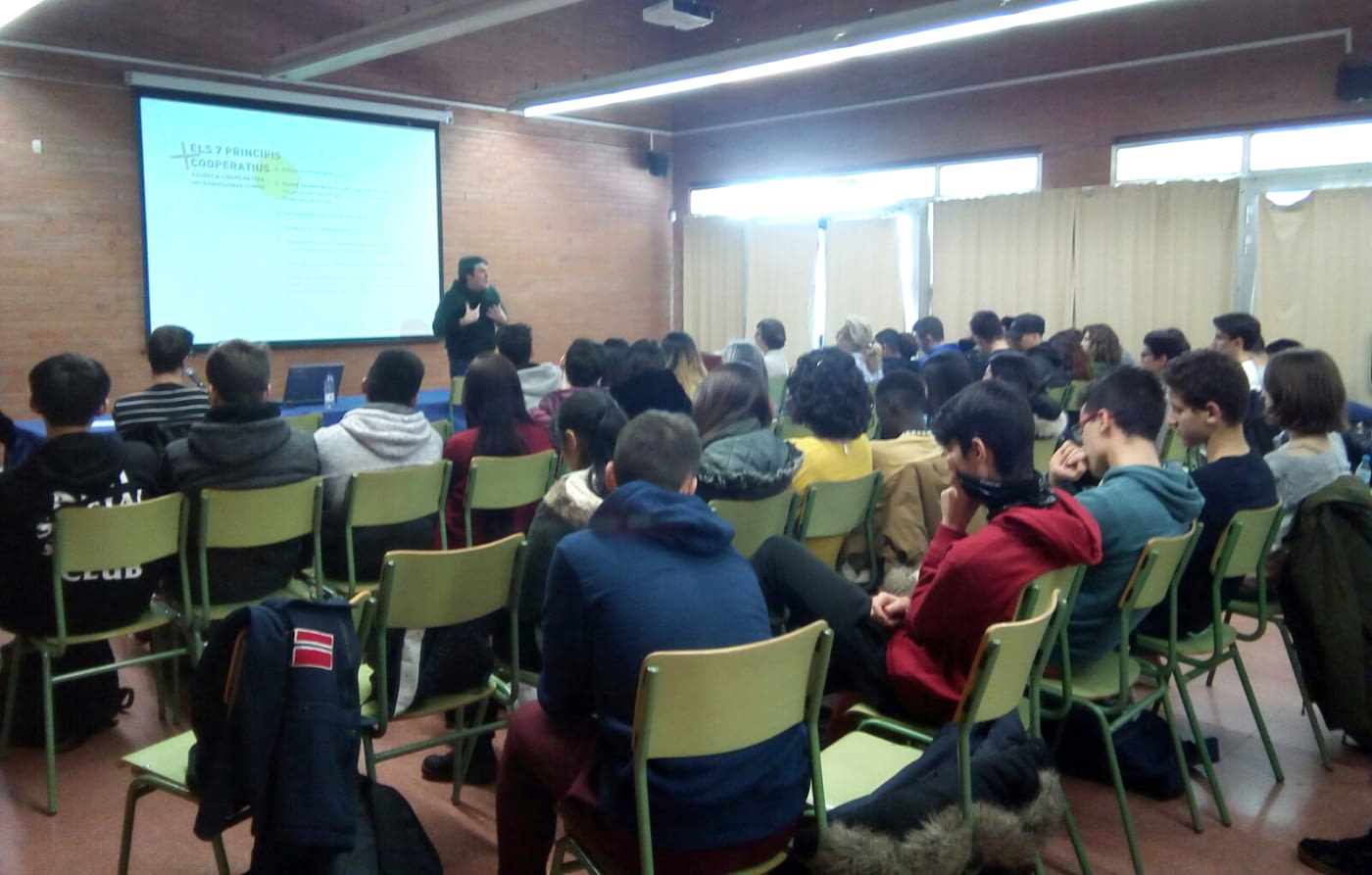 Formació sobre economia social i solidària a alumnes de batxillerat i cicles formatius